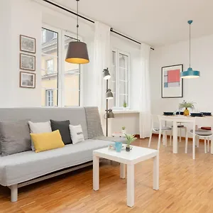 Old Town Spacious Piwna By Renters Warszawa